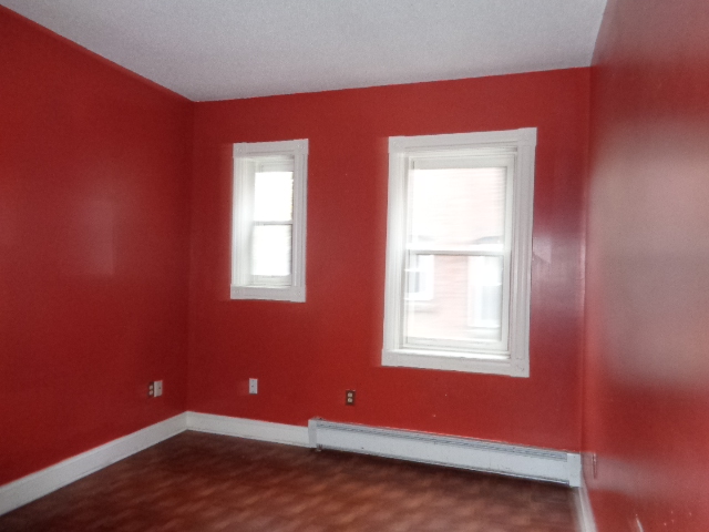14 Putnam HeightsHartford, CT, 06106Hartford County