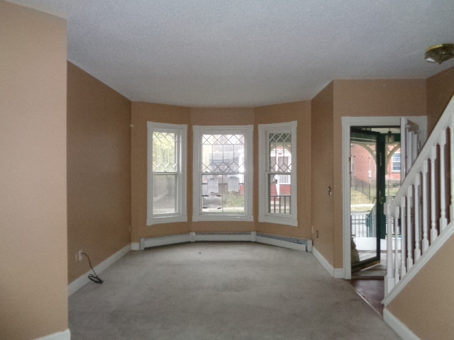 14 Putnam HeightsHartford, CT, 06106Hartford County