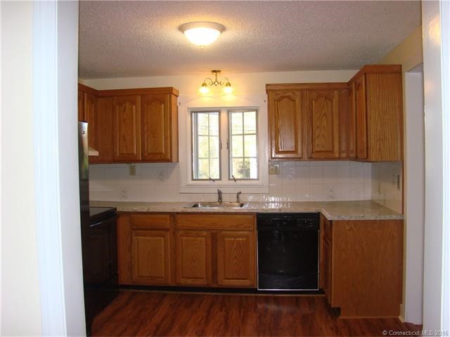 17Meadow Farms Rd, W Hartford, CT 06107