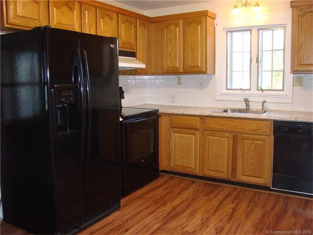 17Meadow Farms Rd, W Hartford, CT 06107