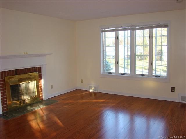 17Meadow Farms Rd, W Hartford, CT 06107