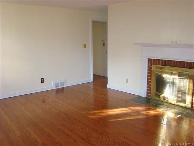 17Meadow Farms Rd, W Hartford, CT 06107