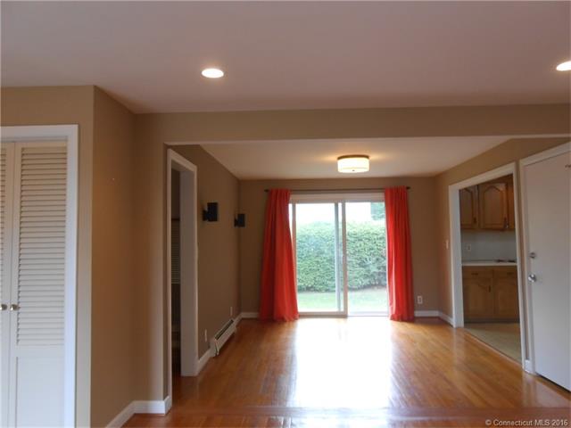99 Webster Hill Blvd, W Hartford, CT 06107