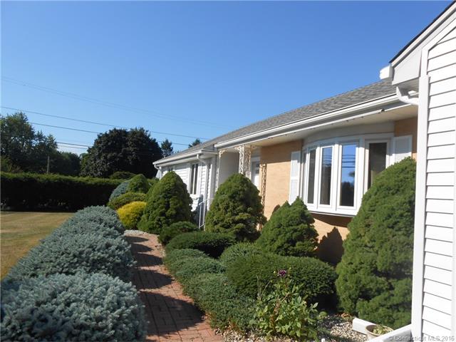 99 Webster Hill Blvd, W Hartford, CT 06107