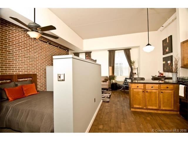 15New Street #323, W Hartford, CT 06107