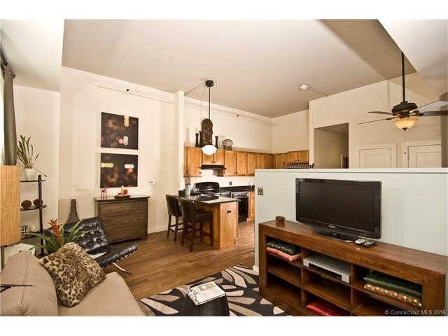 15New St #219, W Hartford, CT 06107