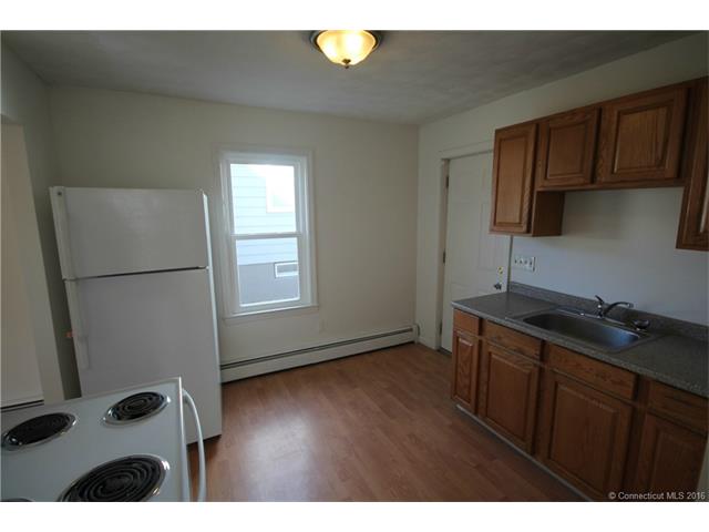 16 Melrose St, E Hartford, CT 06108