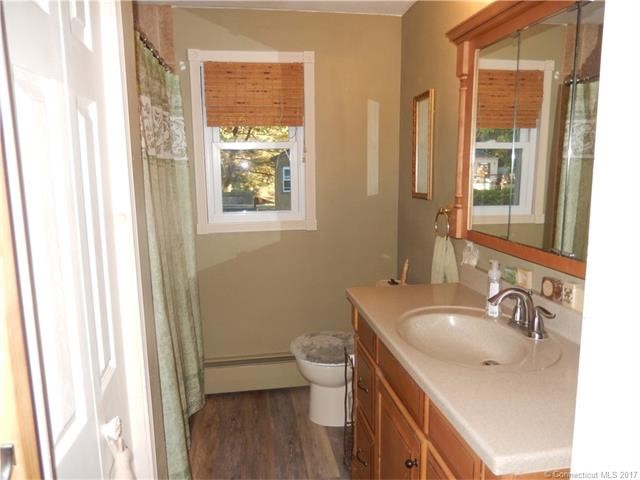 44Alps Dr, E Hartford, CT 06108