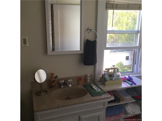 22 Laraia Ave, E Hartford, CT 06108