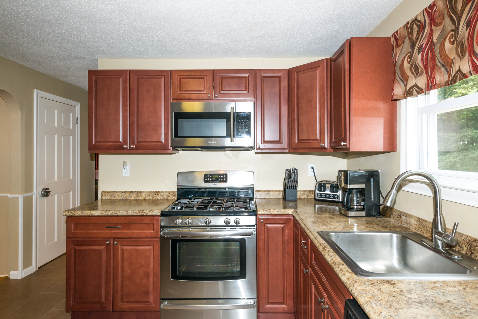 57 Alps, East Hartford, CT 06108