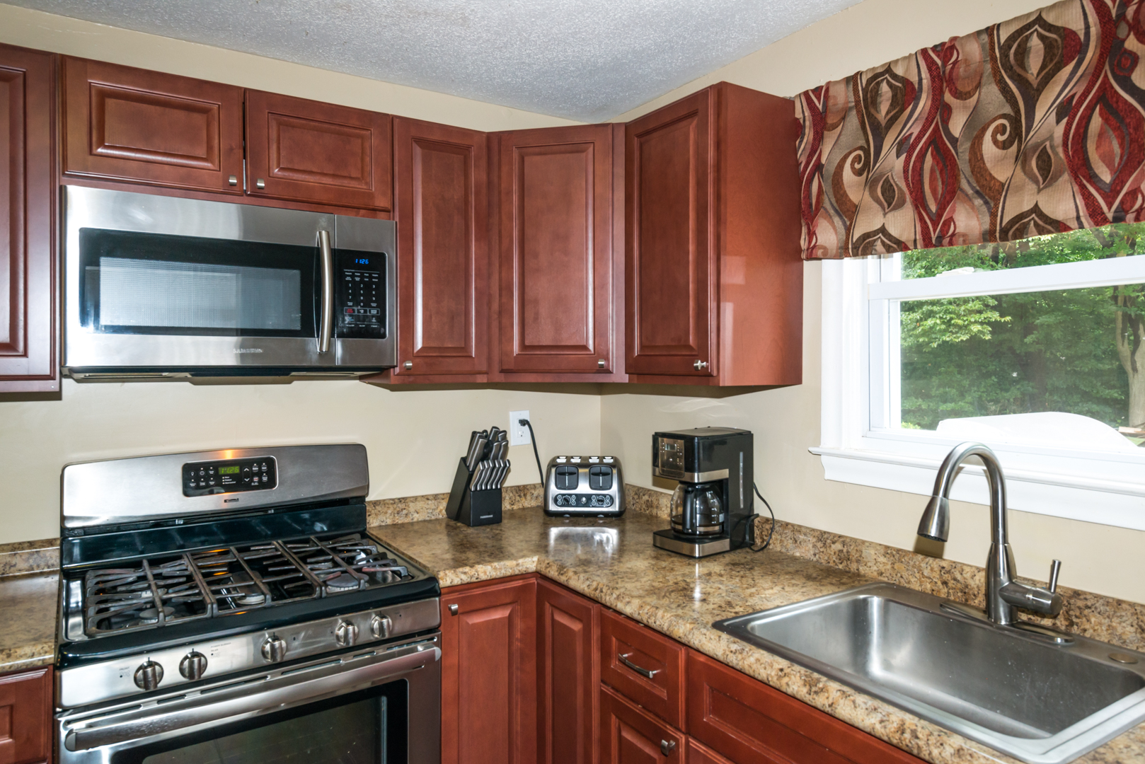 57 Alps, East Hartford, CT 06108