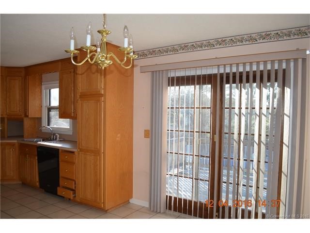 35Depauw Cir, E Hartford, CT 06108