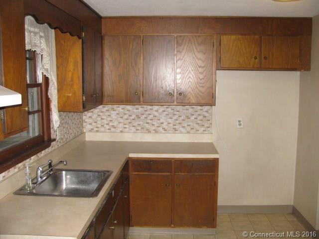 225 King St, E Hartford, CT 06108