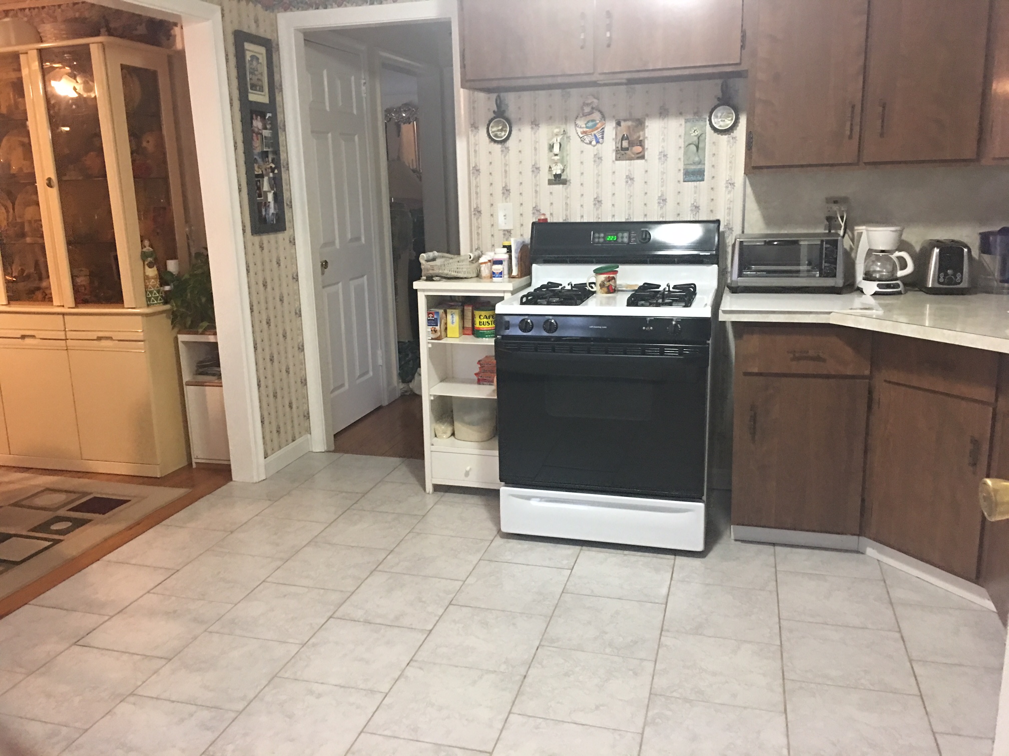 428 Goodwin St, East Hartford, CT 06108