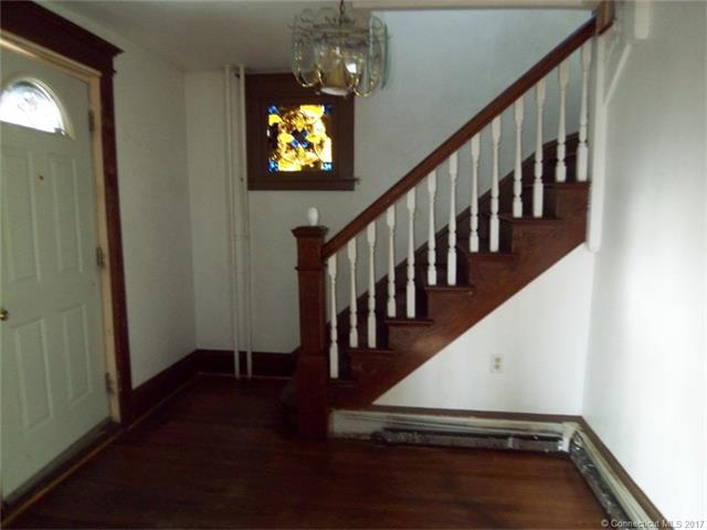 42 Hanmer St, E Hartford, CT 06108