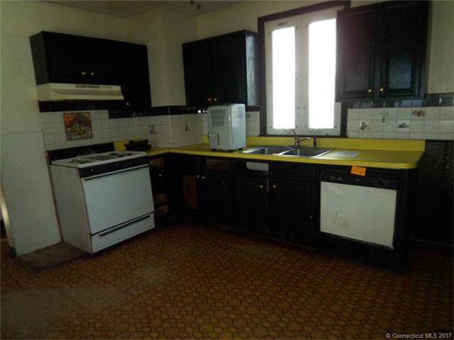 42 Hanmer St, E Hartford, CT 06108