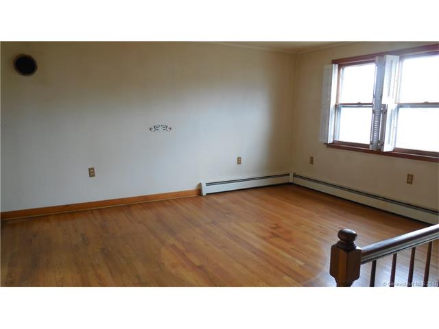 7 Cummings St, E Hartford, CT 06108