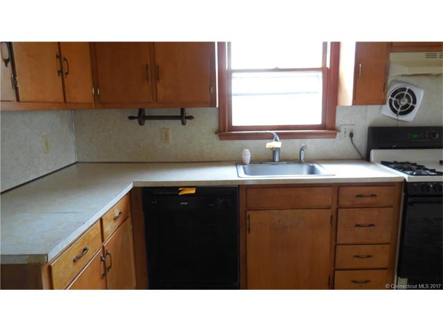 7 Cummings St, E Hartford, CT 06108