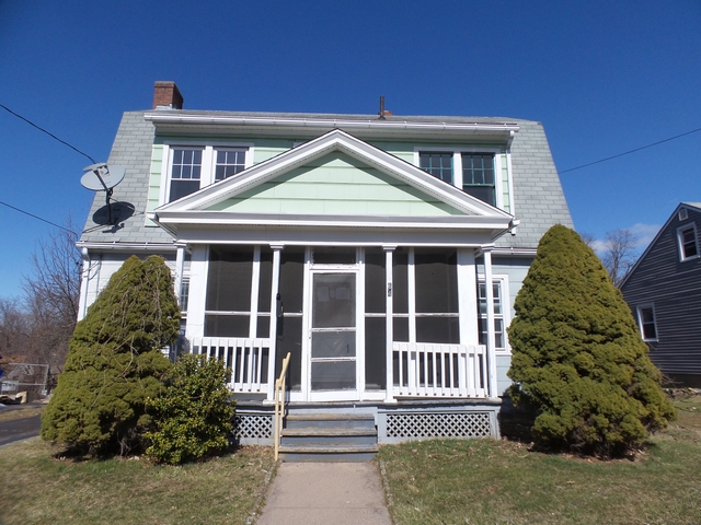 64 Walnut StEast Hartford, CT, 06108Hartford County