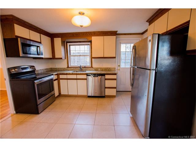 109 Concord Cir, Wethersfield, CT 06109