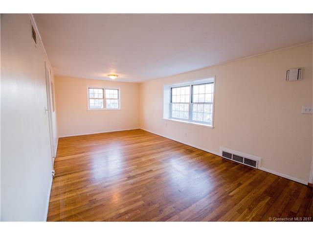 109 Concord Cir, Wethersfield, CT 06109