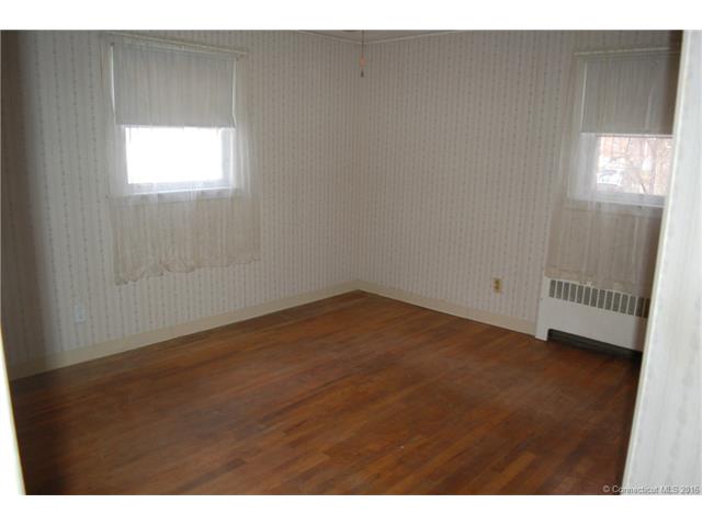 10 Goodwin Park Rd, Wethersfield, CT 06109