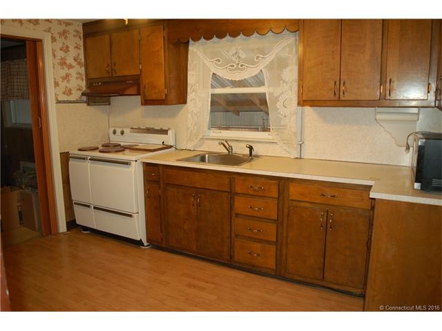 10 Goodwin Park Rd, Wethersfield, CT 06109