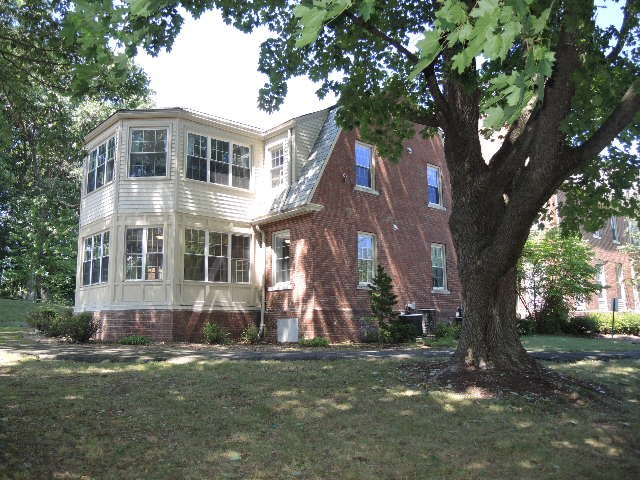 295 Ridge Rd, Wethersfield, CT 06109