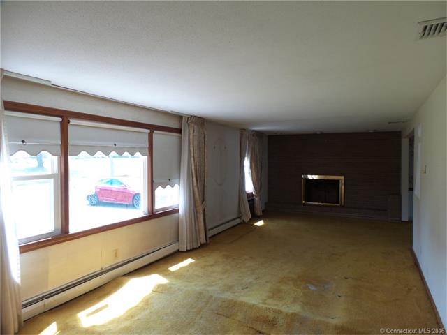 79 Two Stone Dr, Wethersfield, CT 06109