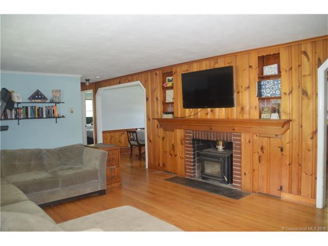 15 Two Stone Dr, Wethersfield, CT 06109