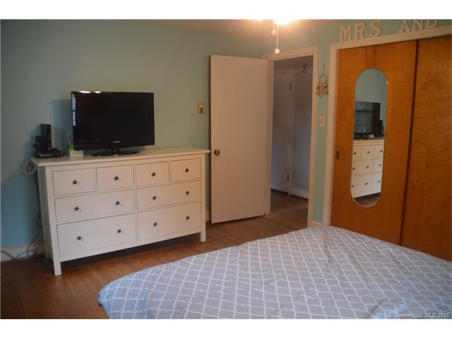 15 Two Stone Dr, Wethersfield, CT 06109