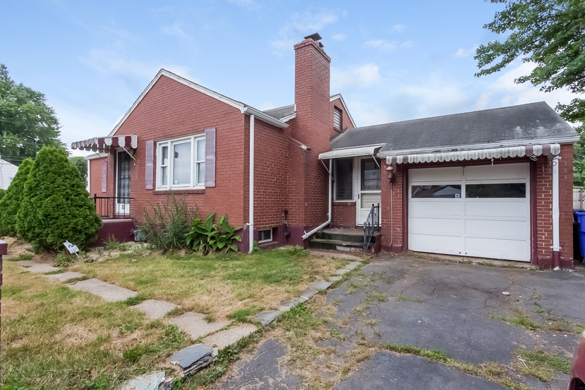 87 Stanwood St, West Hartford, CT 06110