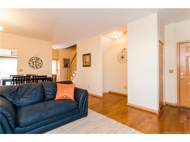 159 Hillcrest Ave, W Hartford, CT 06110