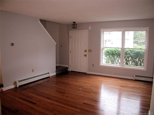 14Rosemary Court, W Hartford, CT 06110