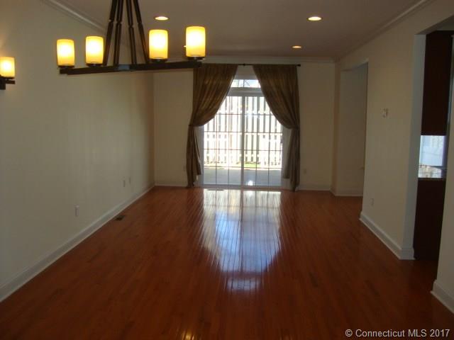 47Park Place Cir #39, W Hartford, CT 06110