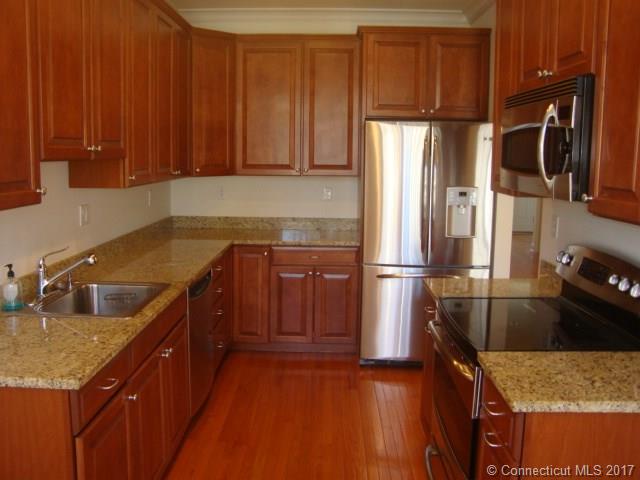 47Park Place Cir #39, W Hartford, CT 06110