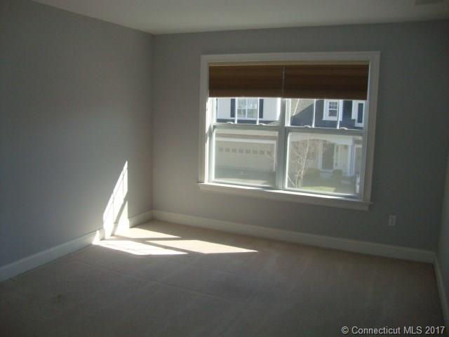 47Park Place Cir #39, W Hartford, CT 06110
