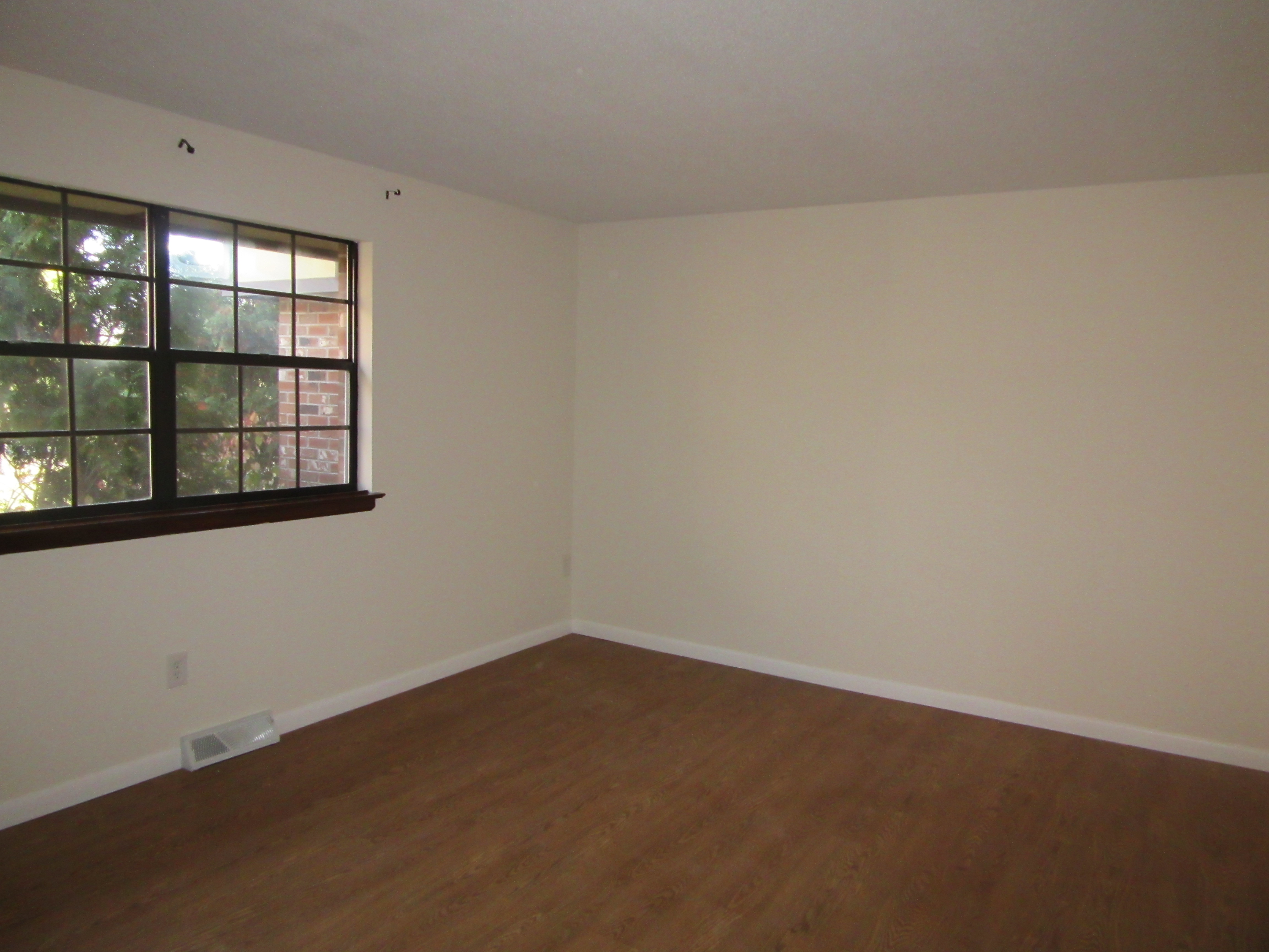 18 Surrey Dr #A4, Newington, CT 06111