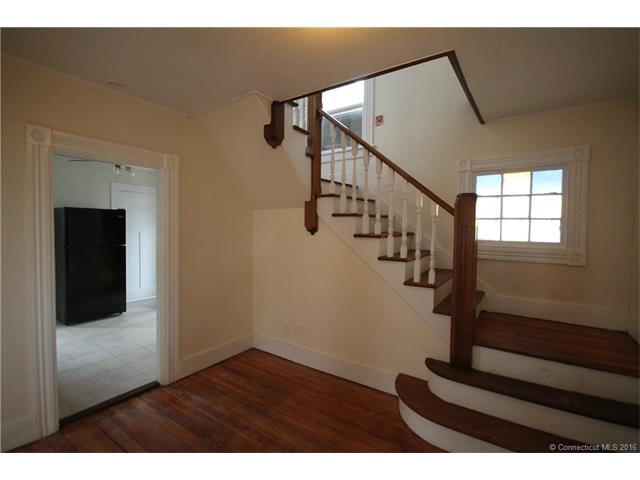 26 Dartmouth Pl, Newington, CT 06111