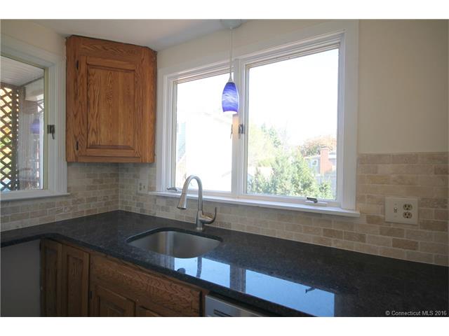 26 Dartmouth Pl, Newington, CT 06111