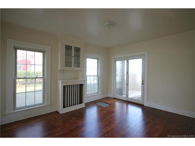 26 Dartmouth Pl, Newington, CT 06111
