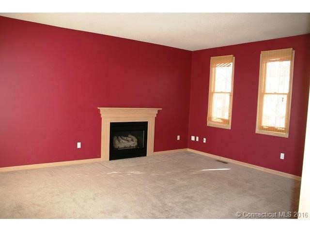 24Butternut Ln #24, Newington, CT 06111