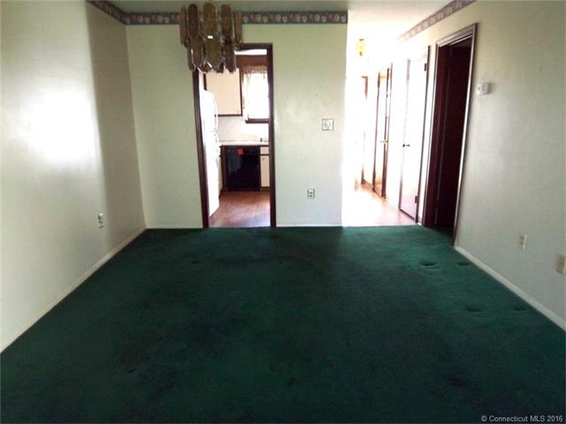 275 Hampton Ct, Newington, CT 06111