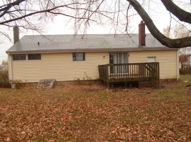88 Michael Ln, Newington, CT 06111