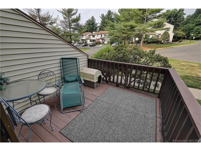 140Cypress Rd #140, Newington, CT 06111