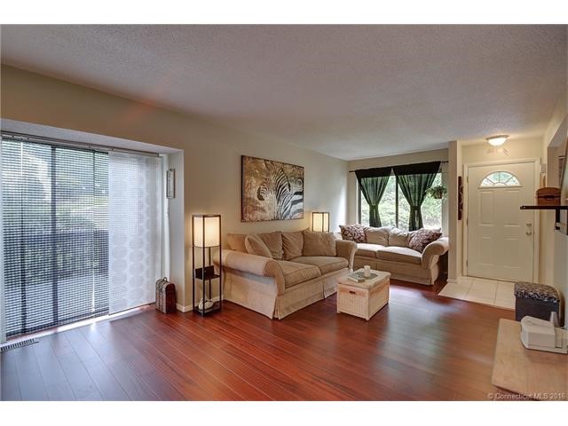 140Cypress Rd #140, Newington, CT 06111