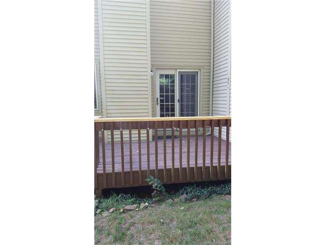 22 Crown Ridge, Newington, CT 06111