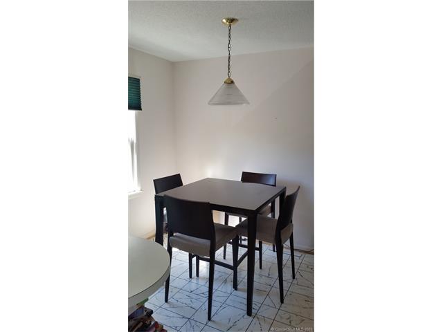 22 Crown Ridge, Newington, CT 06111