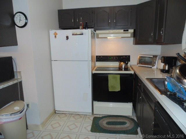 123 Cottonwood Rd, Newington, CT 06111