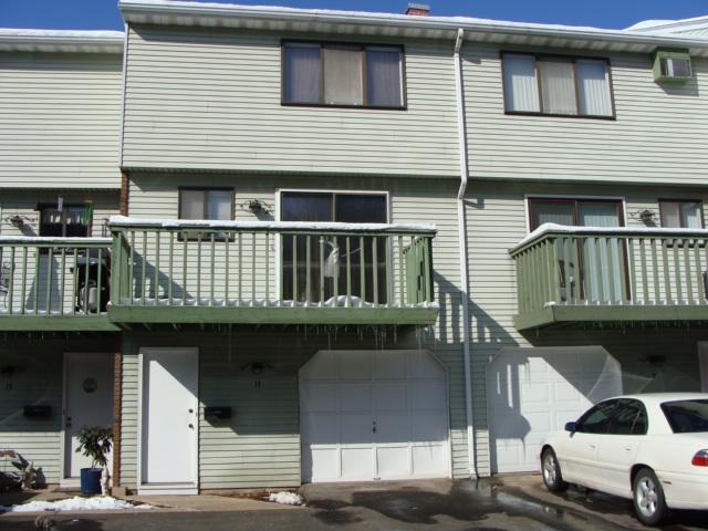 11 Churchill Way, Newington, CT 06111